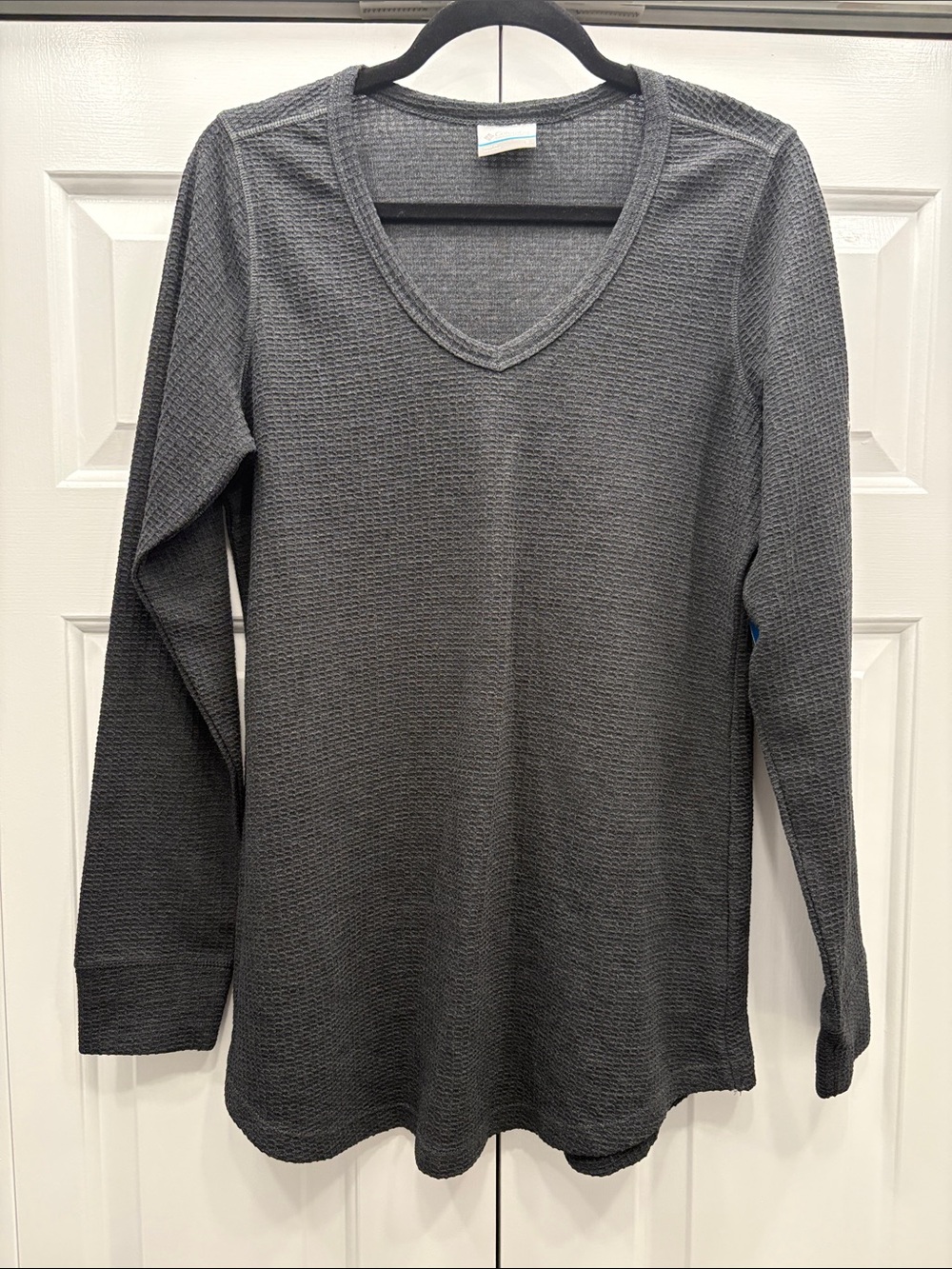 NWT Columbia Women's Dark Gray Long-Sleeve V-Neck Waffle Cotton Thermal Top
